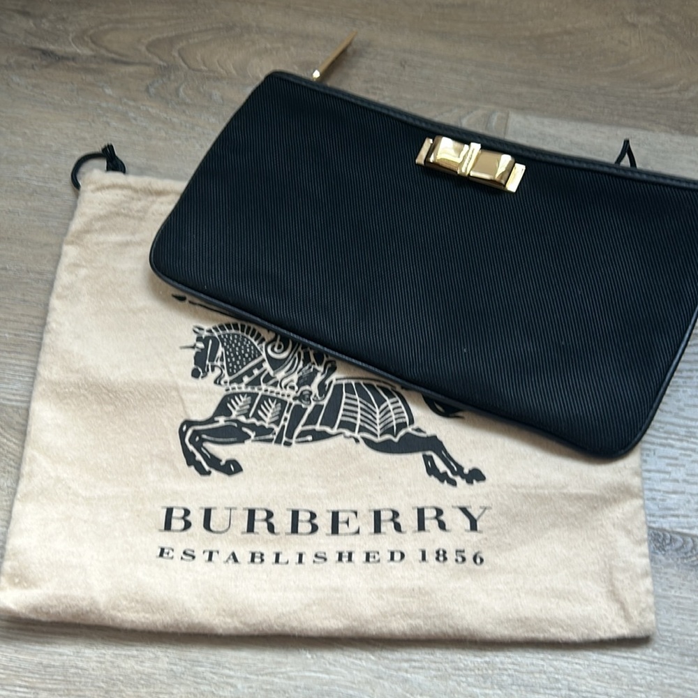 Burberry clutch - Picture 2 of 2